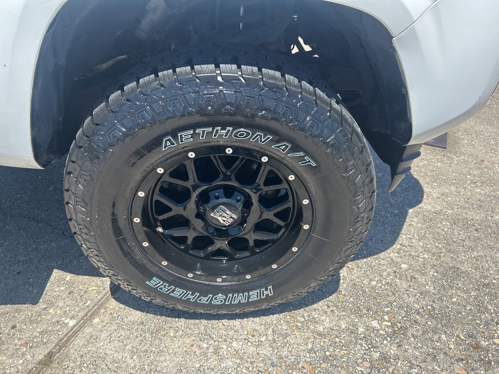 Used 2020 Toyota Tacoma SR5 image 24