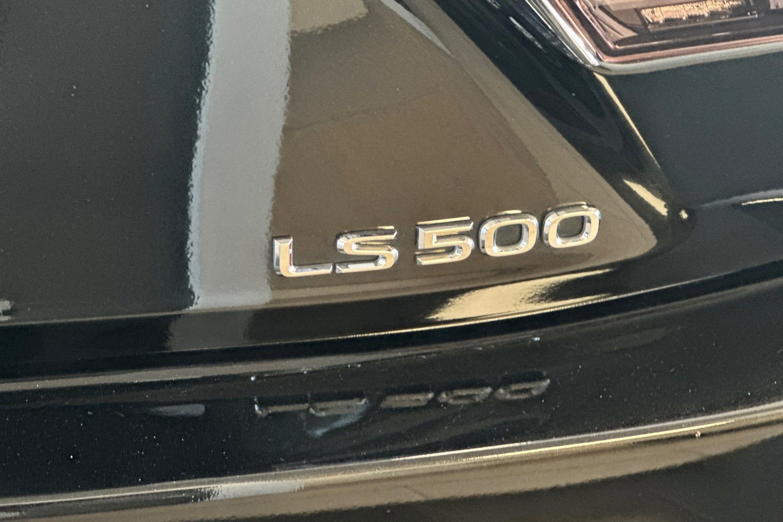 Used 2021 Lexus LS 500 w/ Interior Upgrade Package RWD image 21