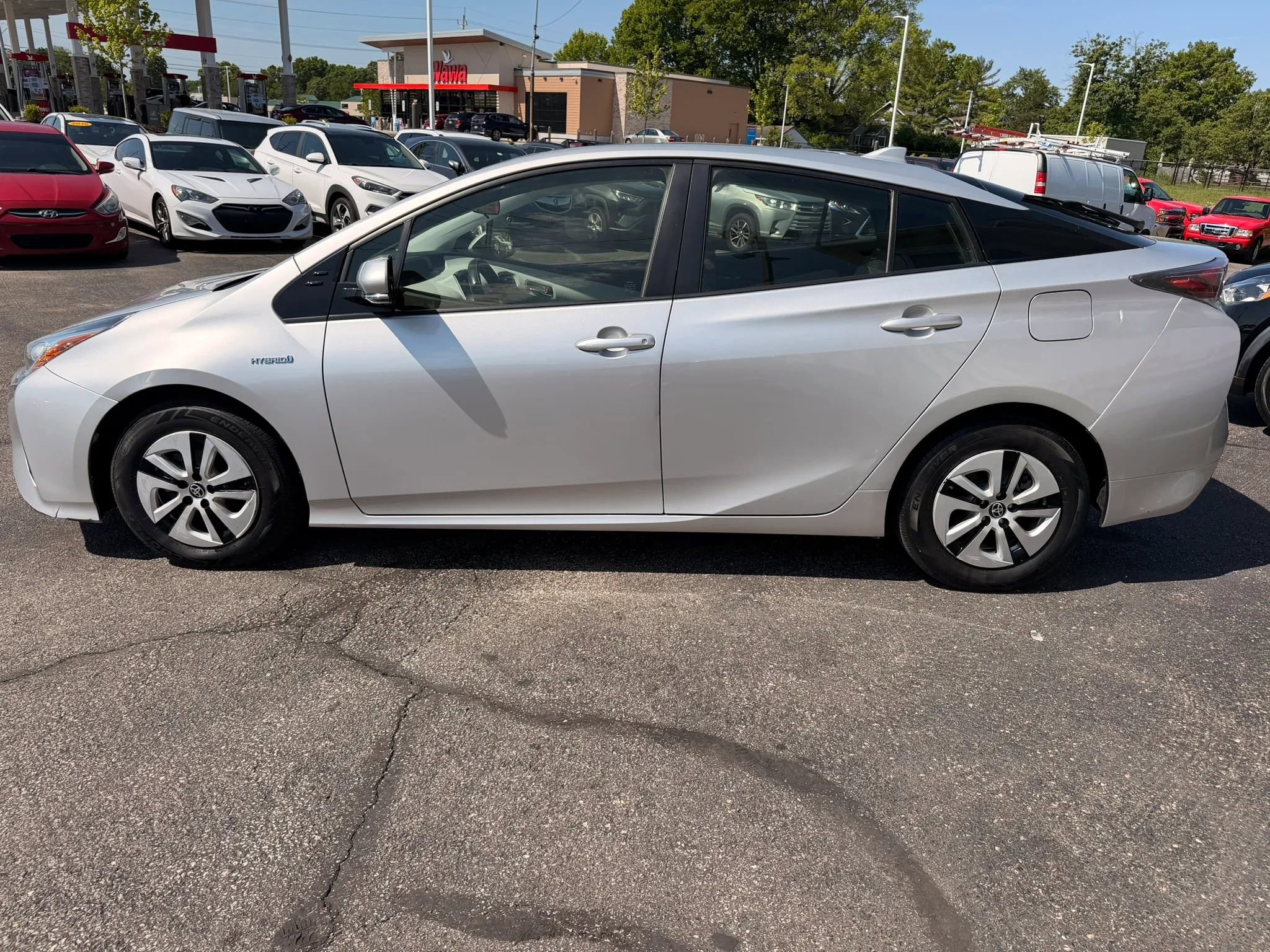 Used 2016 Toyota Prius Three w/ Advanced Technology Package FWD image 2