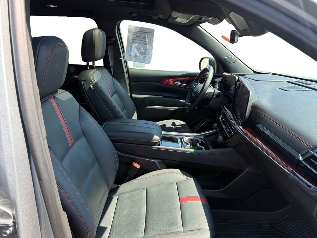 Certified 2024 Chevrolet Traverse RS w/ LPO, Floor Liner Package image 17