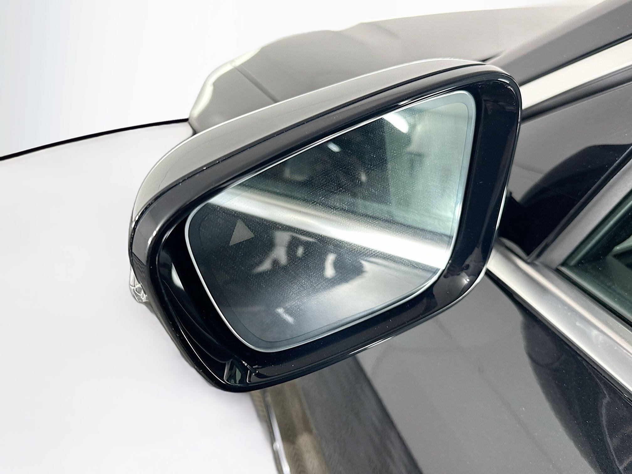 Used 2025 BMW i4 eDrive40 image 16