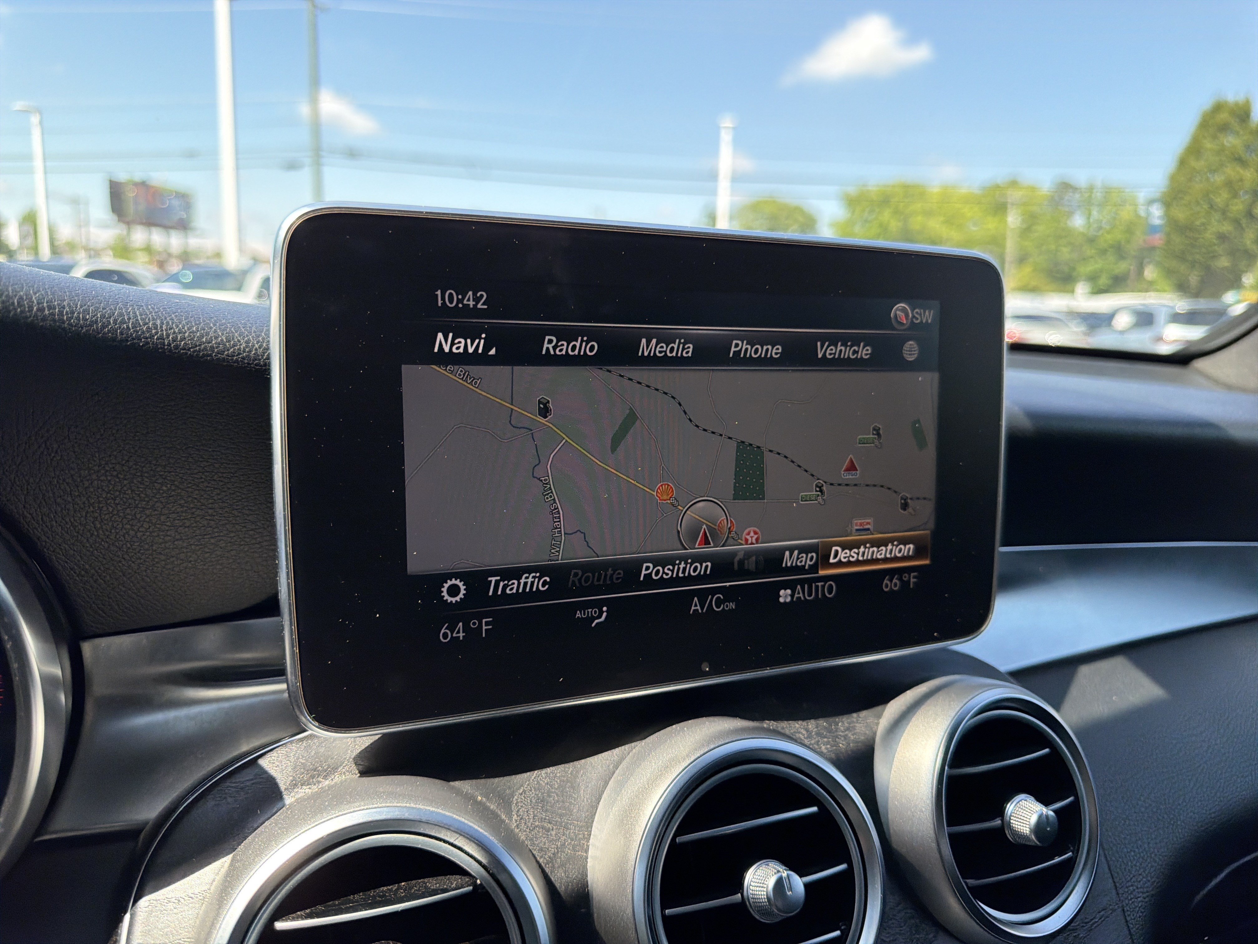 Used 2018 Mercedes-Benz GLC 300 4MATIC image 24