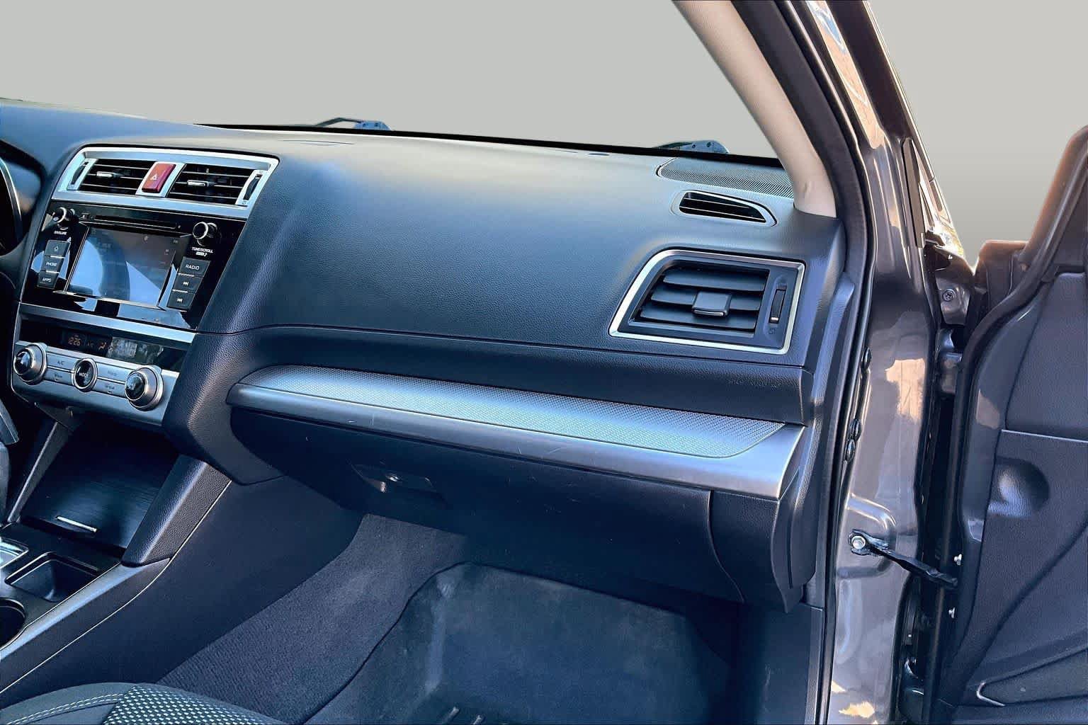 Used 2019 Subaru Outback 2.5i AWD/4WD image 19