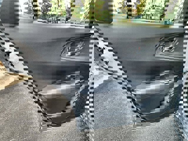 New 2025 Toyota Prius Plug-In Hybrid image 15