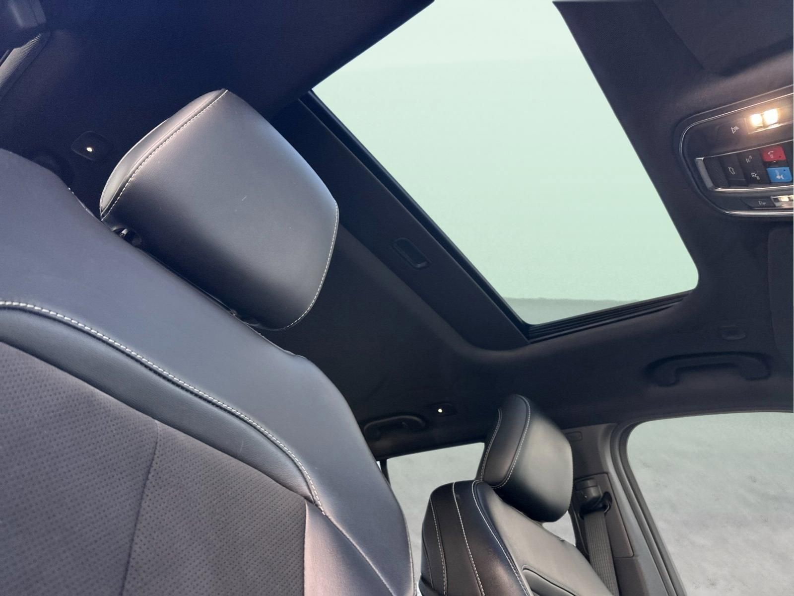 Certified 2025 Jeep Grand Cherokee Altitude image 17