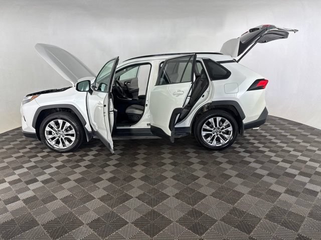 Used 2025 Toyota RAV4 XLE Premium w/ Weather Package AWD/4WD image 11