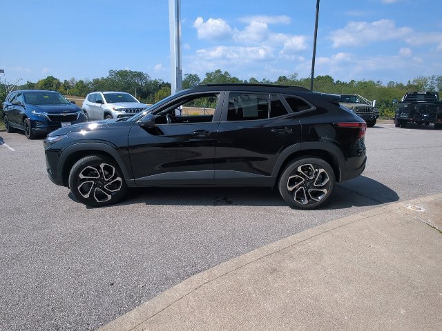 Used 2025 Chevrolet Trax RS w/ Sunroof Package FWD image 27