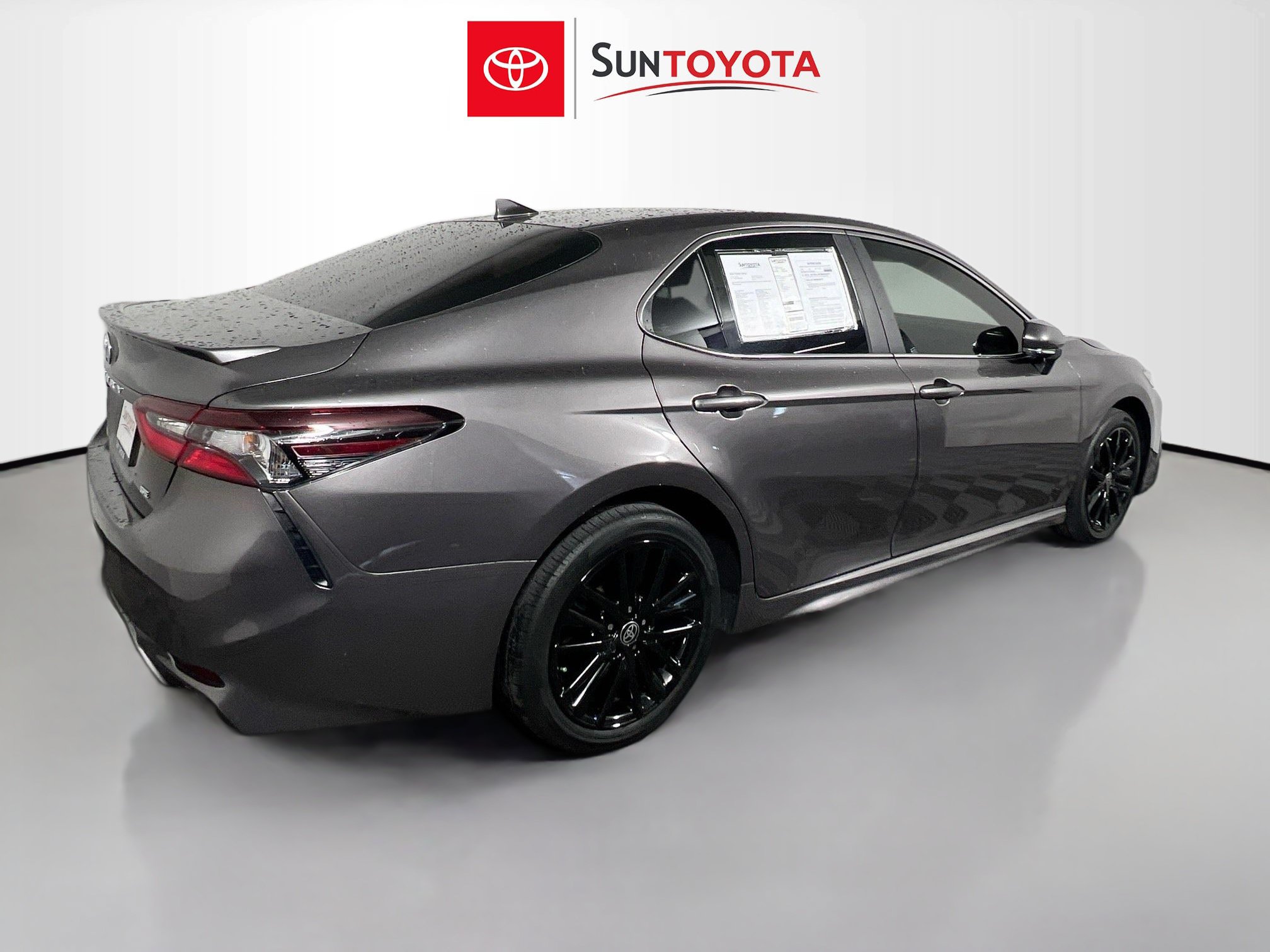 Used 2024 Toyota Camry SE FWD image 4