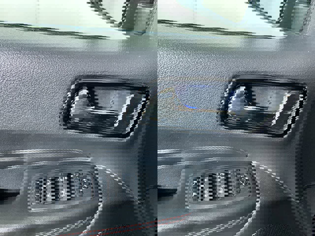 Used 2023 Dodge Durango GT image 13