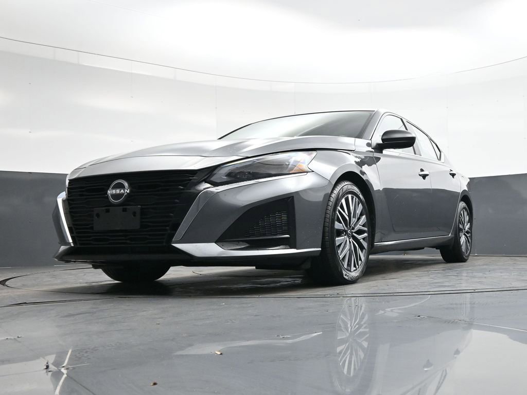 Used 2024 Nissan Altima 2.5 SV image 39