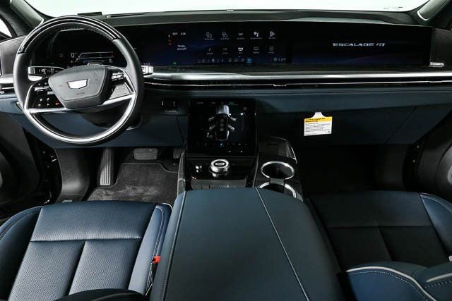 New 2025 Cadillac Escalade IQ Luxury 2 image 17