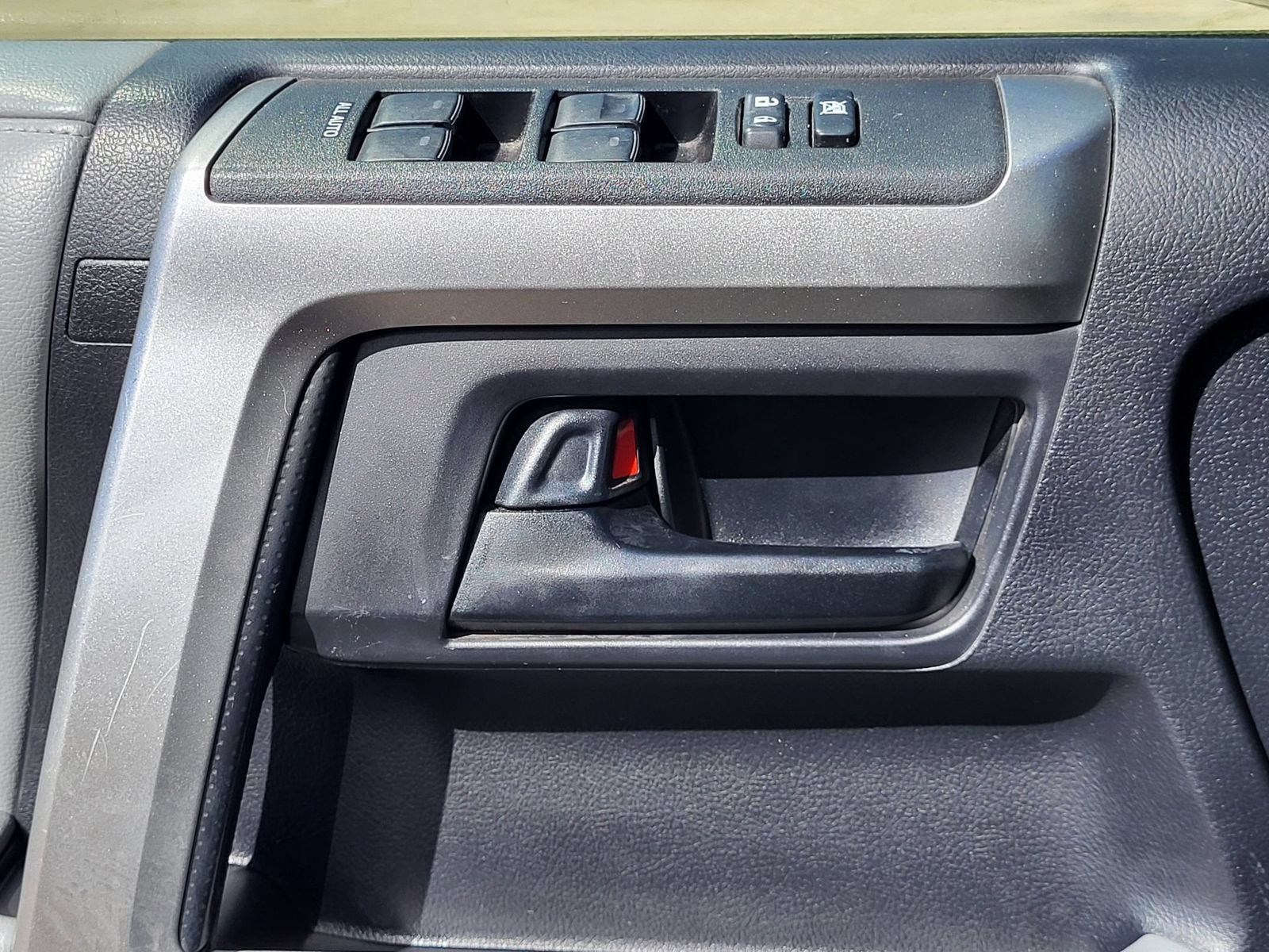 Used 2013 Toyota 4Runner SR5 RWD image 13