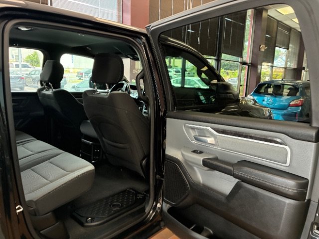 Used 2023 RAM 1500 Big Horn AWD/4WD image 29