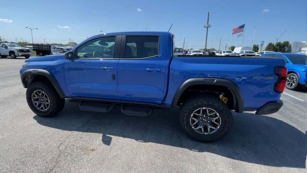 Used 2025 Chevrolet Colorado ZR2 w/ Technology Package image 7