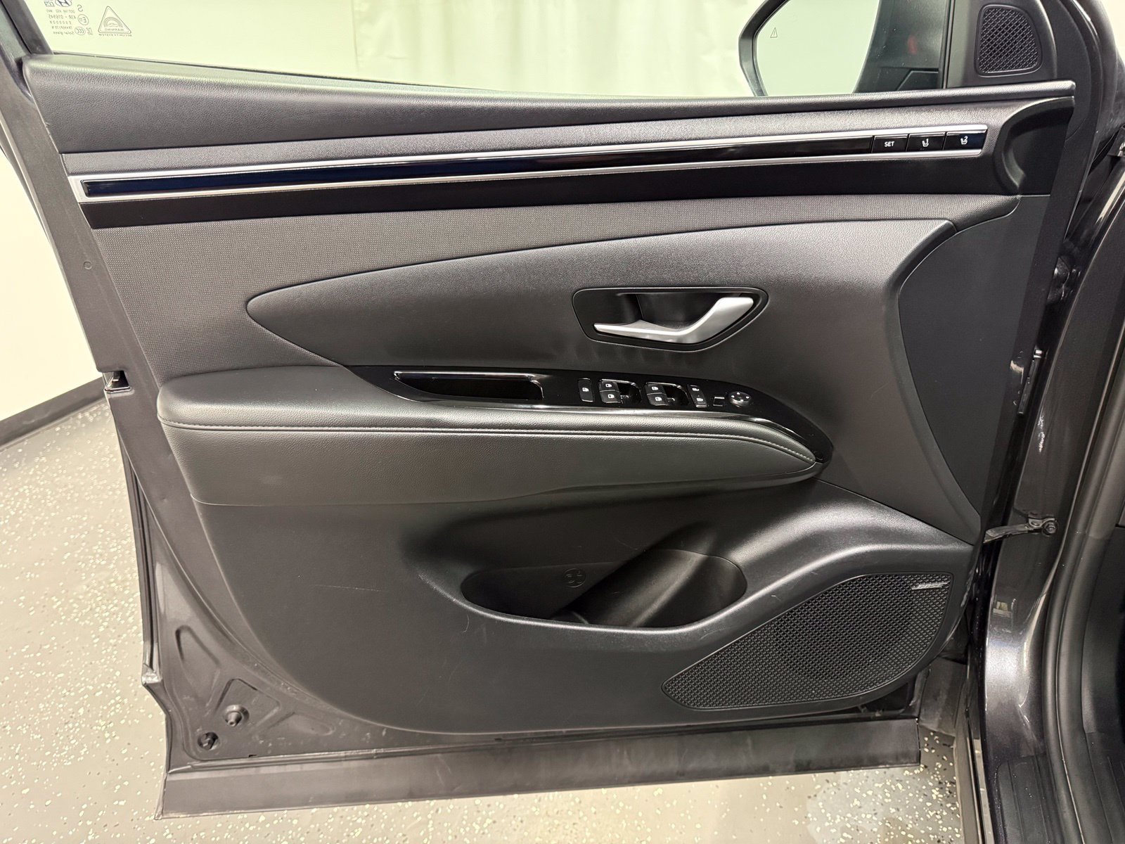 Used 2022 Hyundai Tucson Limited AWD/4WD image 10