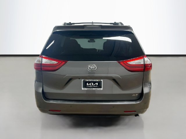Used 2018 Toyota Sienna XLE w/ XLE Navigation Package FWD image 6