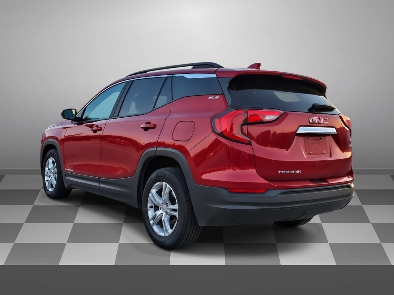 Used 2021 GMC Terrain SLE w/ Driver Convenience Package FWD image 4