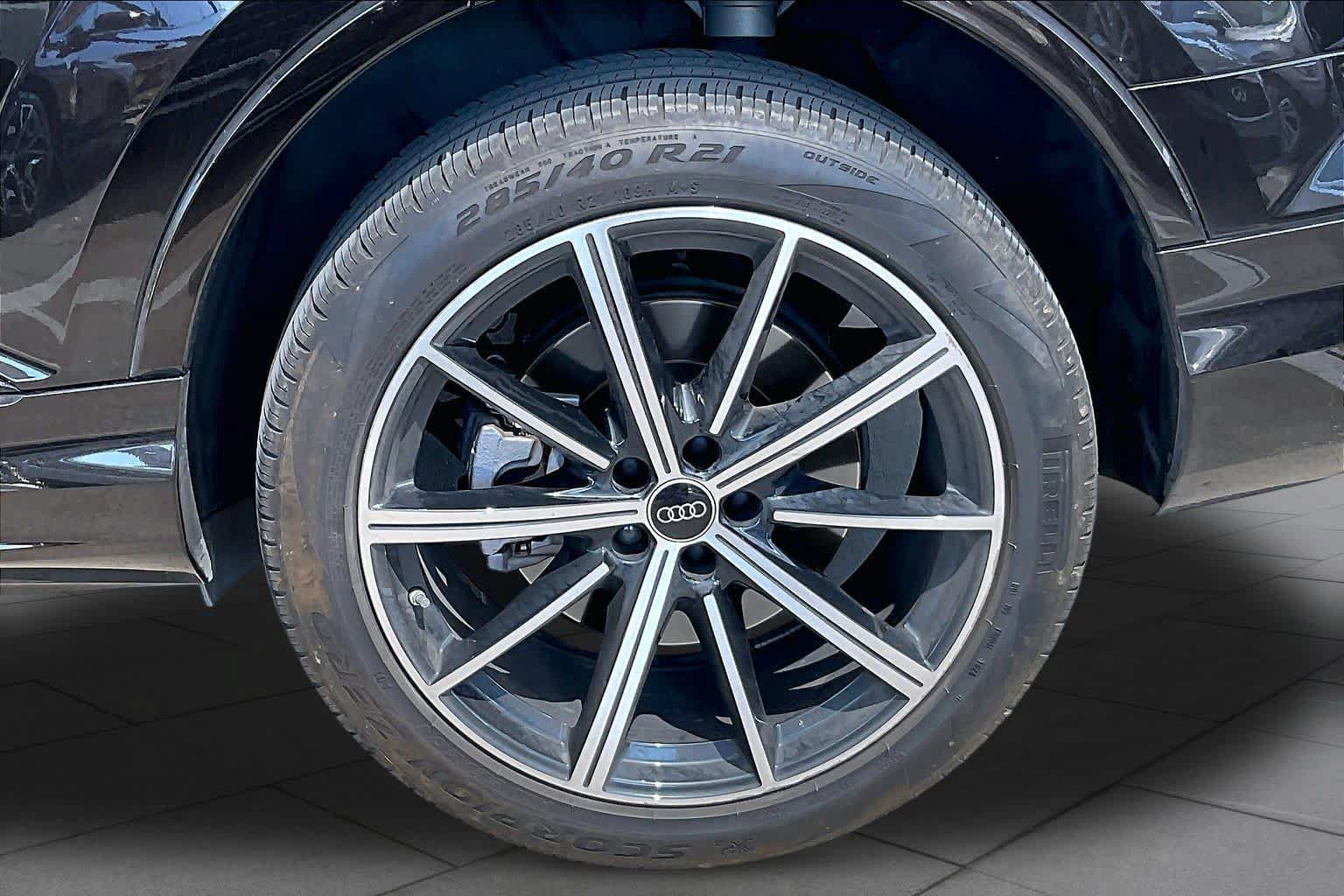 Used 2025 Audi Q7 2.0T Premium Plus w/ Premium Plus Package AWD/4WD image 10