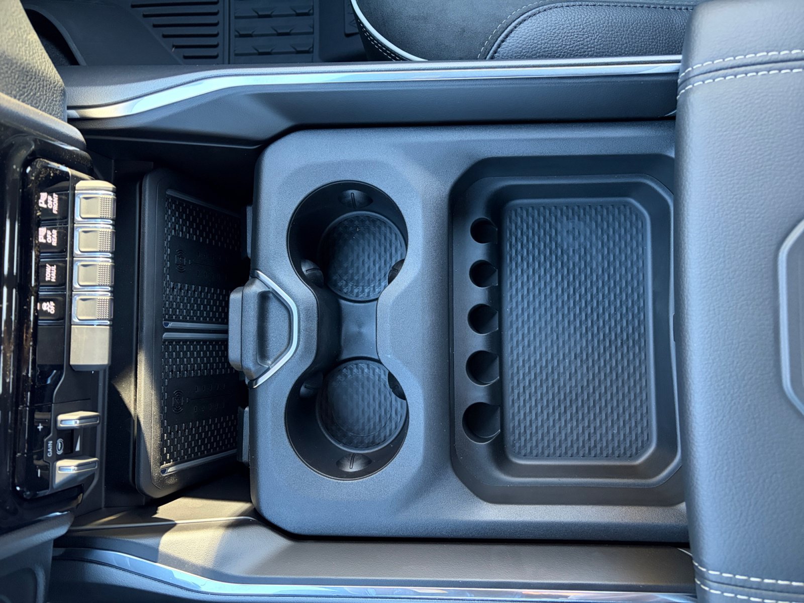 New 2027 RAM 2500 Laramie w/ Night Edition AWD/4WD image 32