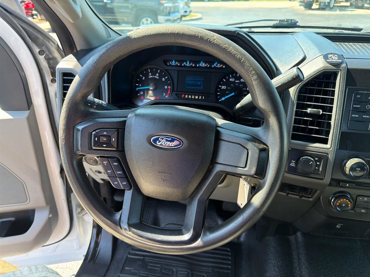 Used 2017 Ford F250 XL w/ Power Equipment Group AWD/4WD image 33