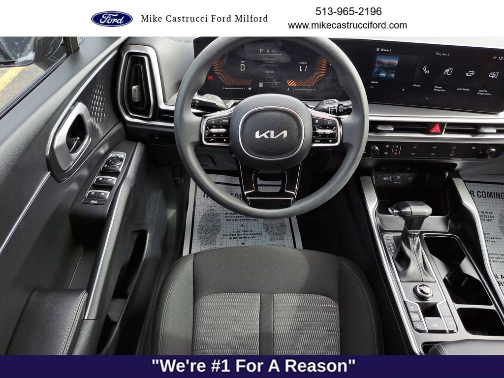 Used 2024 Kia Sorento LX image 11