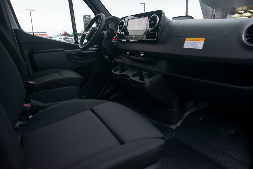 New 2025 Mercedes-Benz Sprinter 4500 image 29