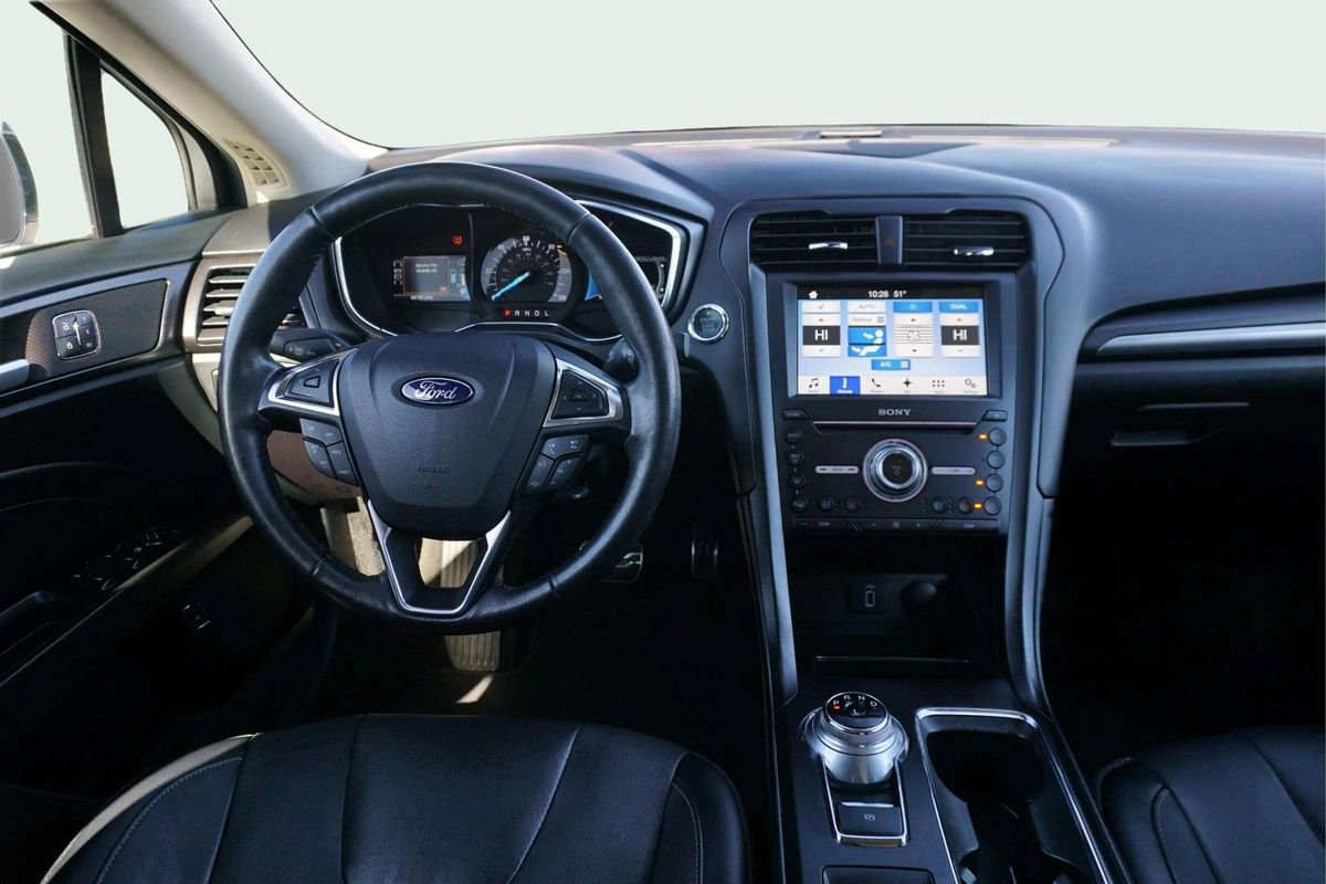 Used 2017 Ford Fusion Energi Titanium FWD image 23