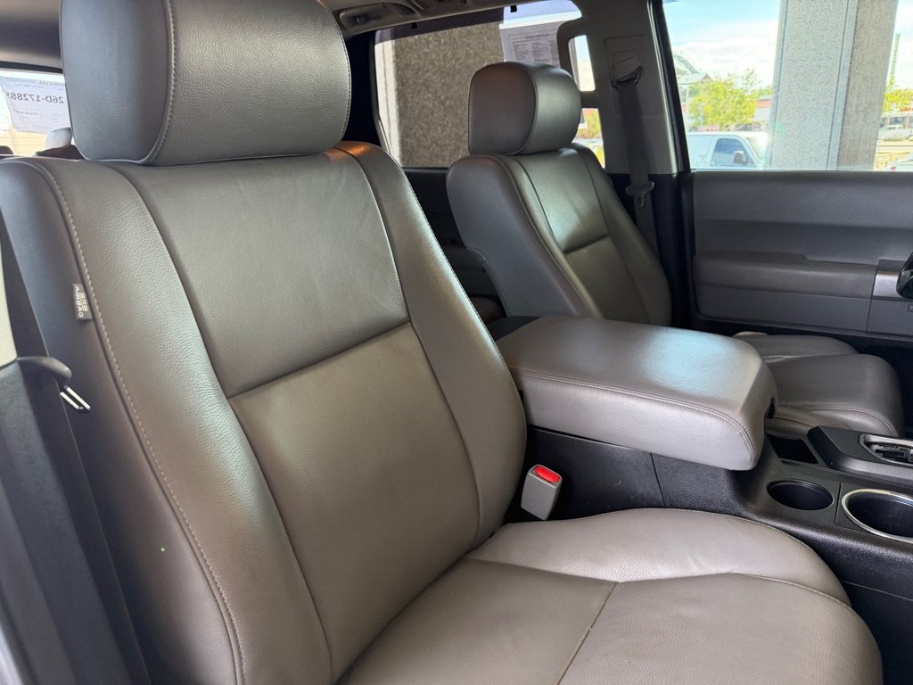 Used 2018 Toyota Sequoia Limited w/ Safety & Convenience Package AWD/4WD image 40