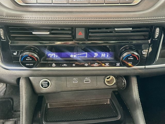 Used 2023 Nissan Rogue SL AWD/4WD image 14