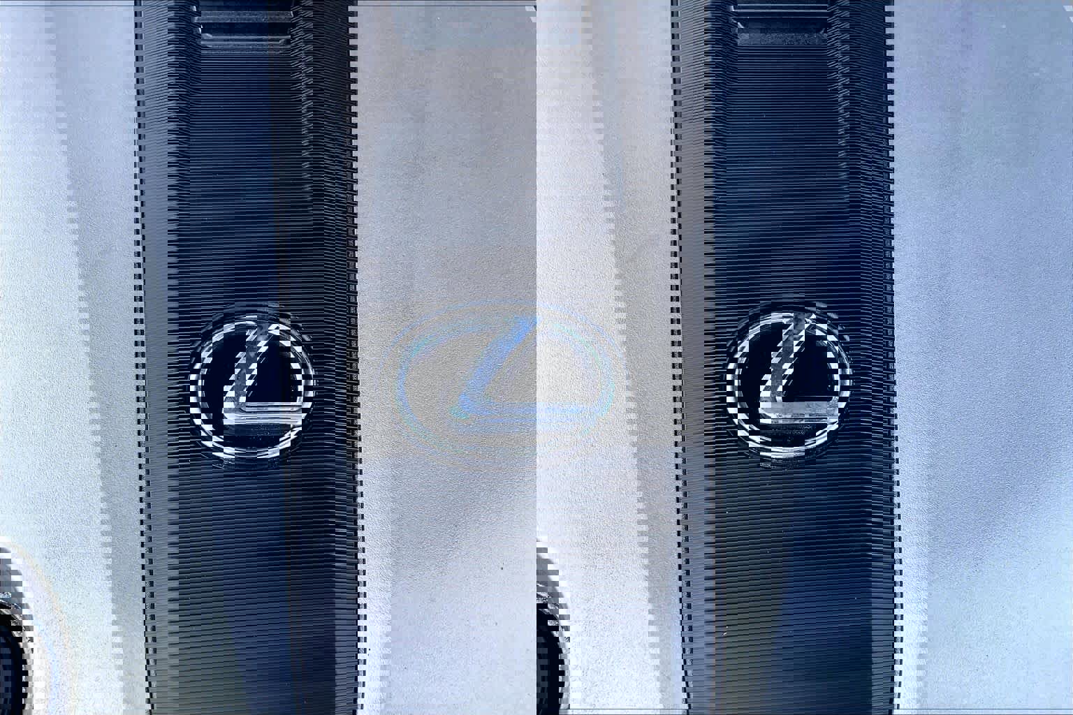 Used 2019 Lexus ES 350 Ultra Luxury w/ Accessory Package image 32