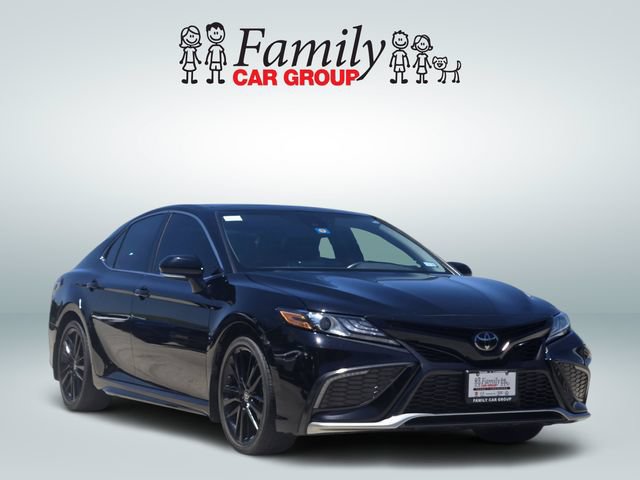 Used 2023 Toyota Camry XSE FWD image 2