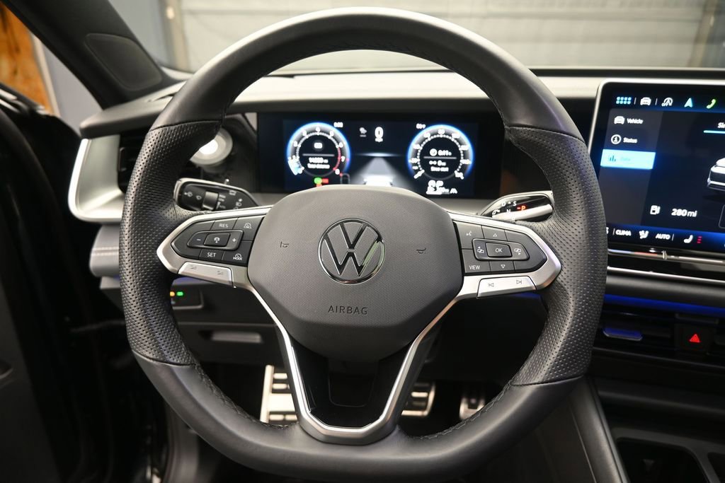 Used 2025 Volkswagen Tiguan SE R-Line AWD/4WD image 7