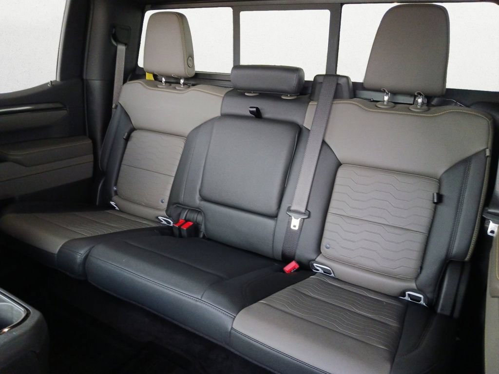 Used 2025 Chevrolet Silverado 1500 ZR2 w/ Technology Package AWD/4WD image 9
