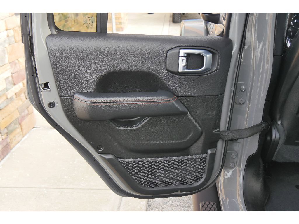 Used 2022 Jeep Gladiator Mojave w/ Cold Weather Group image 16