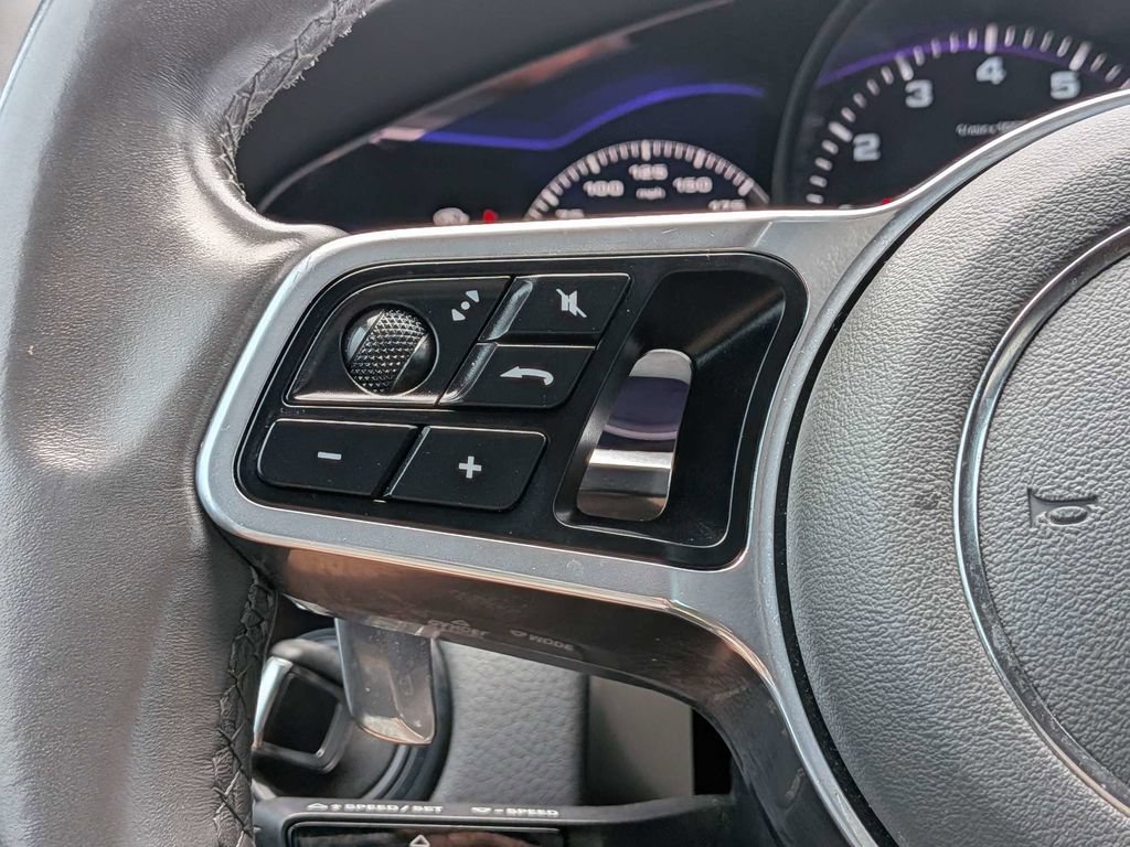 Used 2021 Porsche Cayenne Coupe AWD/4WD image 25