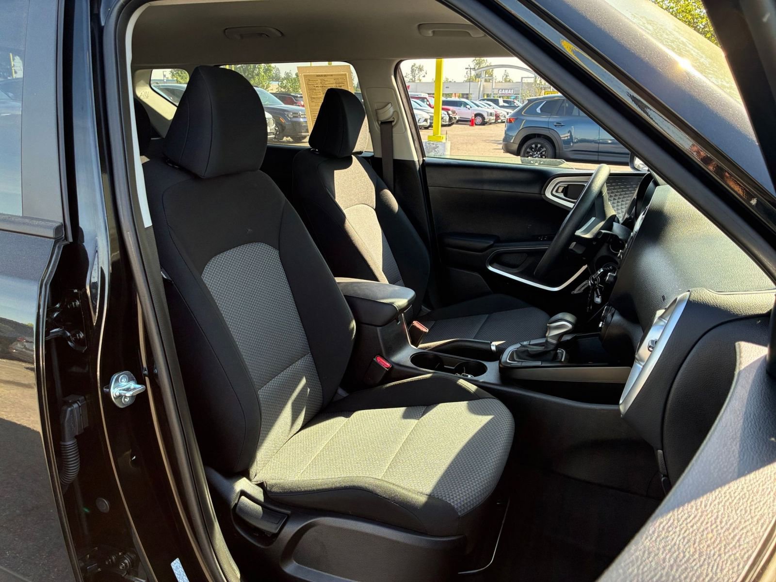 Used 2025 Kia Soul LX w/ LX Technology Package image 34