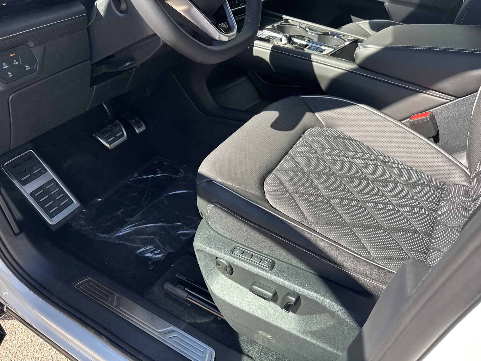 New 2026 Volkswagen Atlas SEL Premium R-Line image 15