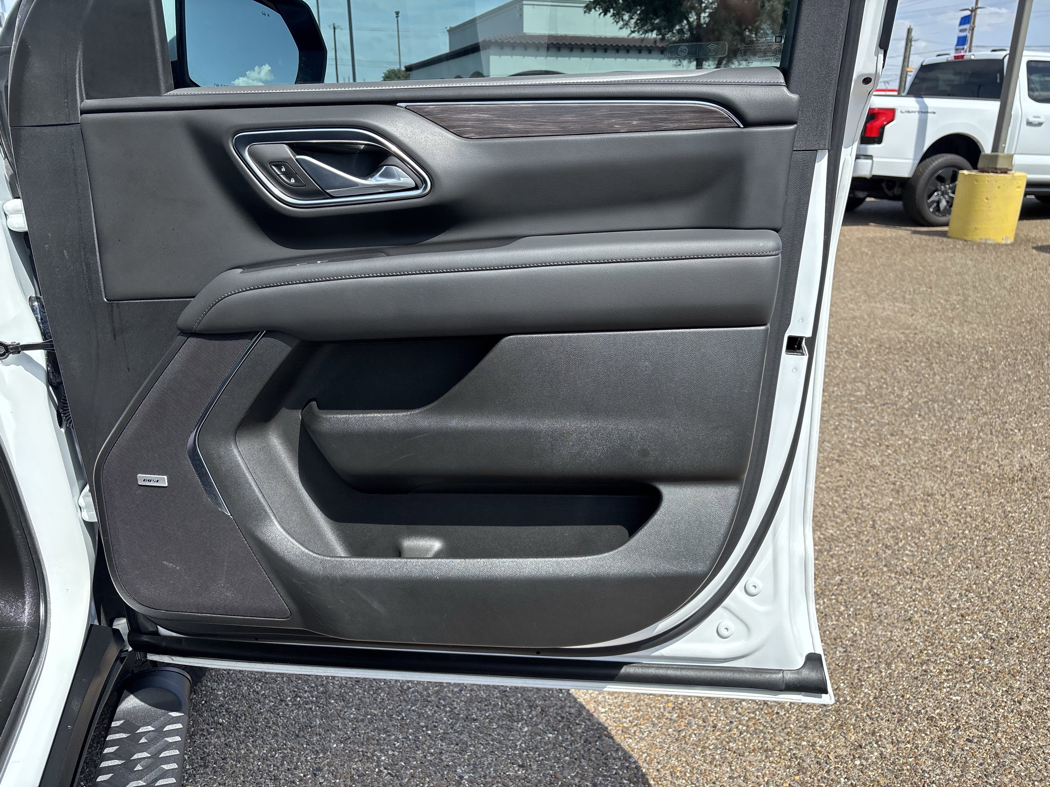 Used 2024 Chevrolet Tahoe Z71 w/ Luxury Package image 26