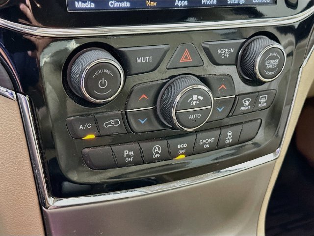 Used 2021 Jeep Grand Cherokee Limited AWD/4WD image 21