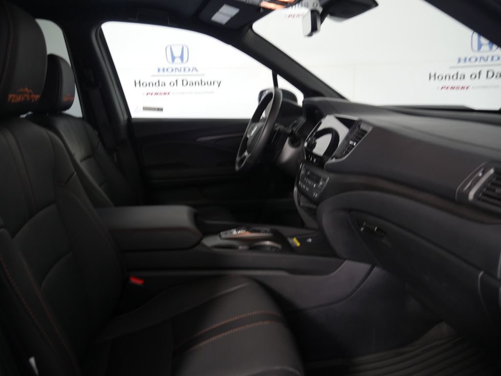 Certified 2024 Honda Passport TrailSport image 6
