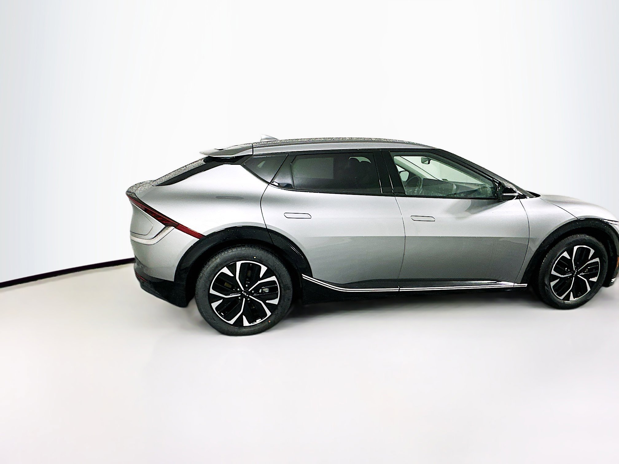 Used 2023 Kia EV6 Wind RWD image 10