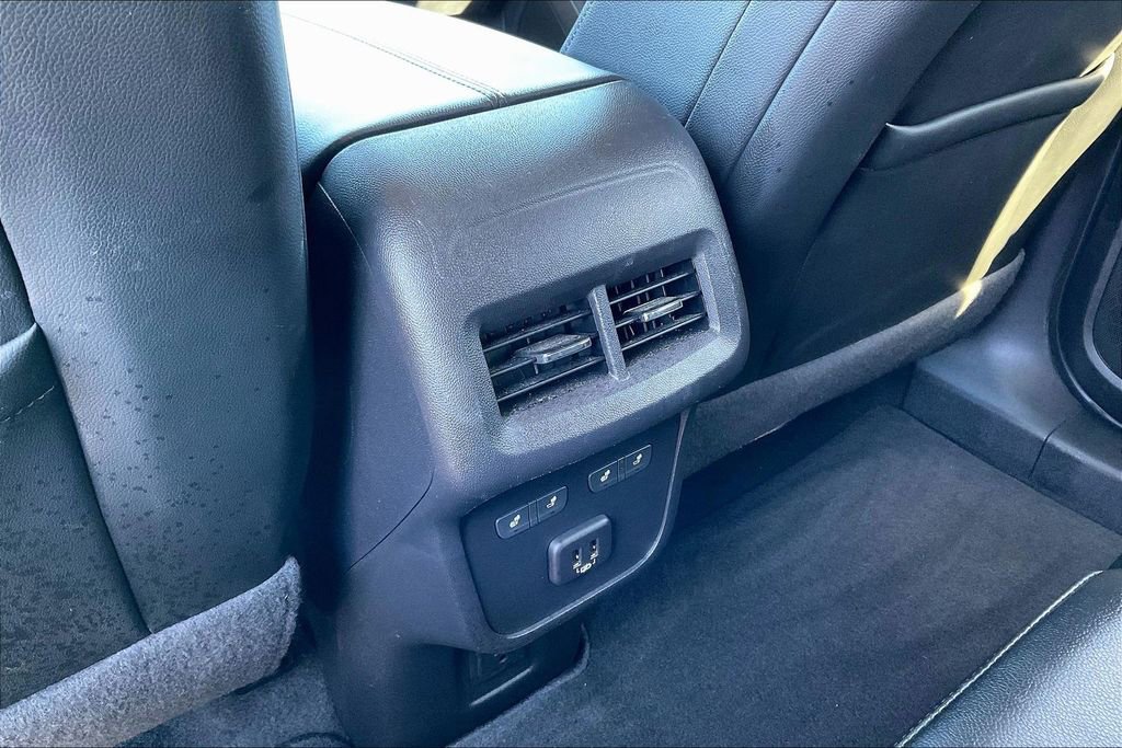 Used 2023 Chevrolet Equinox Premier image 25