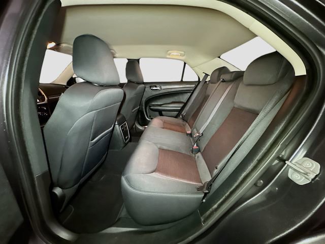 Used 2022 Chrysler 300 Touring w/ Sport Appearance Package image 31