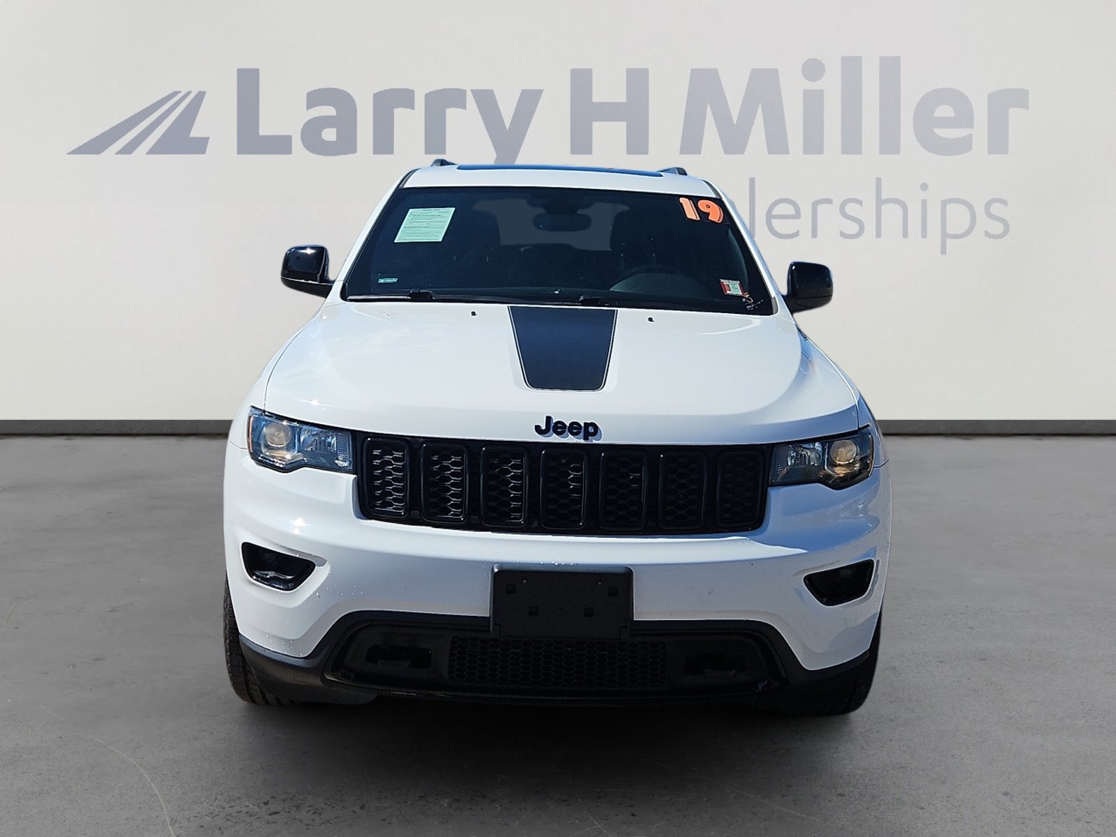 Used 2019 Jeep Grand Cherokee Laredo image 8