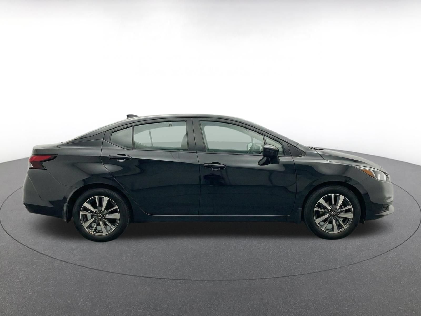 Used 2025 Nissan Versa SV FWD image 10
