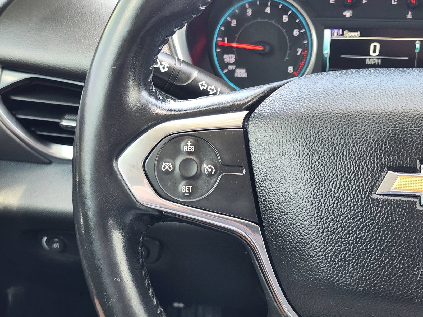 Used 2019 Chevrolet Traverse LT FWD image 32