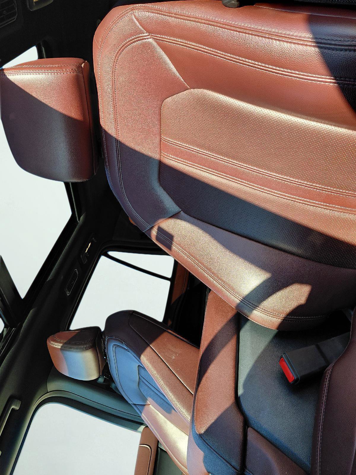 Used 2024 Ford Expedition Limited image 9