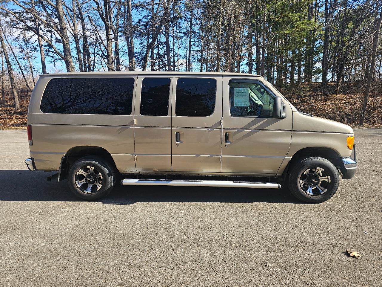 Used 2007 Ford E-350 and Econoline 350 XLT image 4