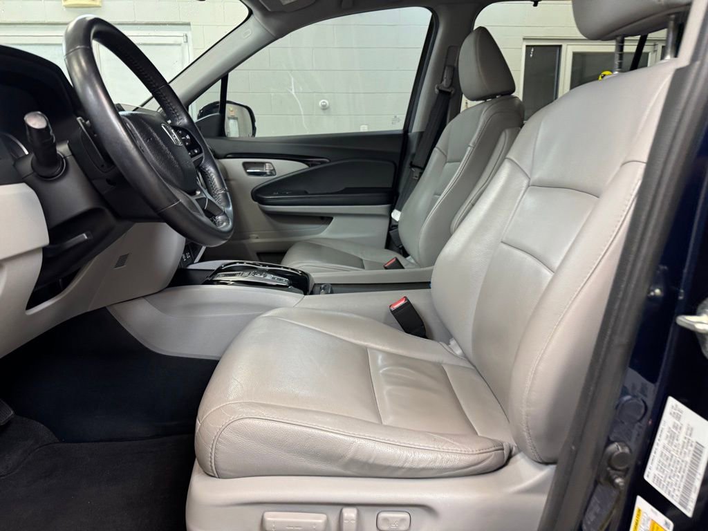Used 2020 Honda Pilot Touring image 13