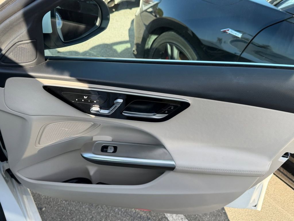 Used 2025 Mercedes-Benz C 300 Sedan image 28